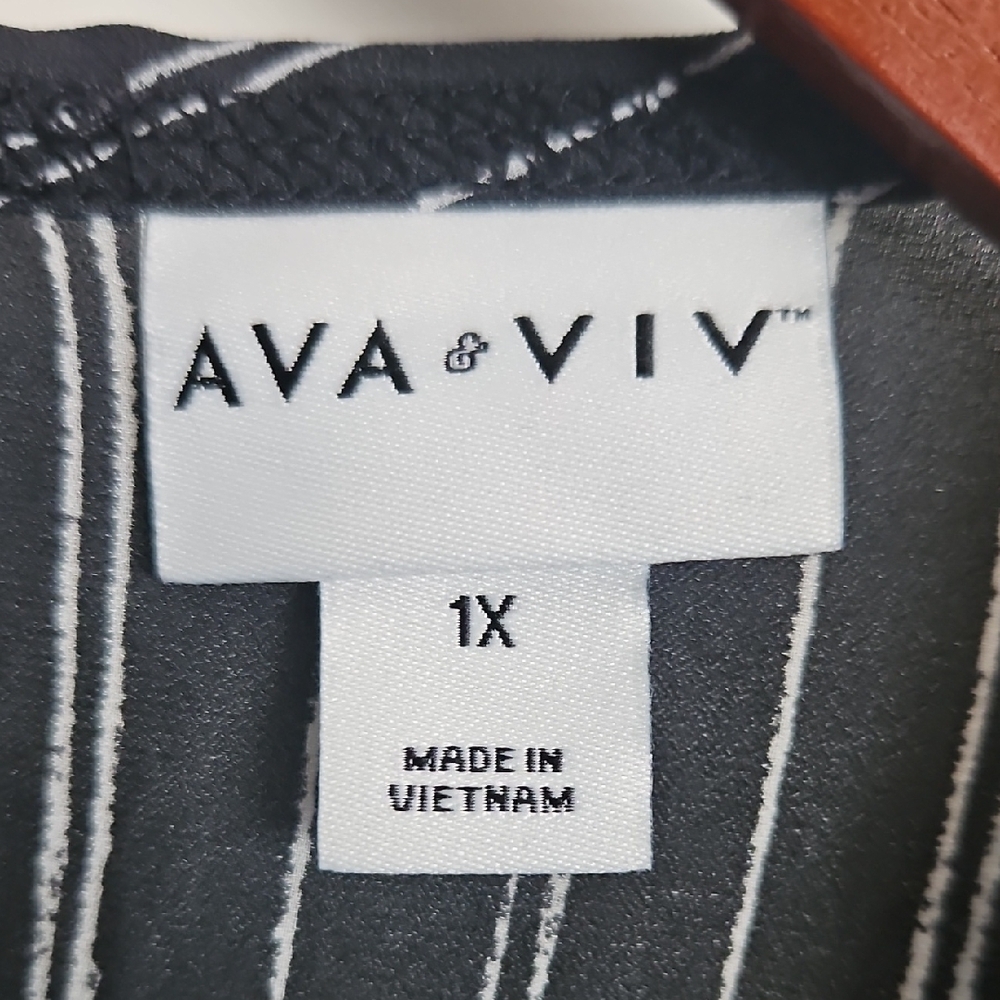 Ava & Viv Women's 1X Black White Striped Short Sleeve Blouse Plus Size - Picture 5 of 5